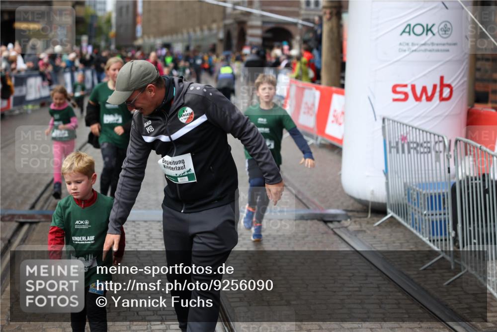 05.10.2025 - 20. swb-Marathon Bremen Yannick Fuchs http://msf.ph/oto/9256090 05.10.2025 15:22:41 Ziel 1544 meine-sportfotos.de