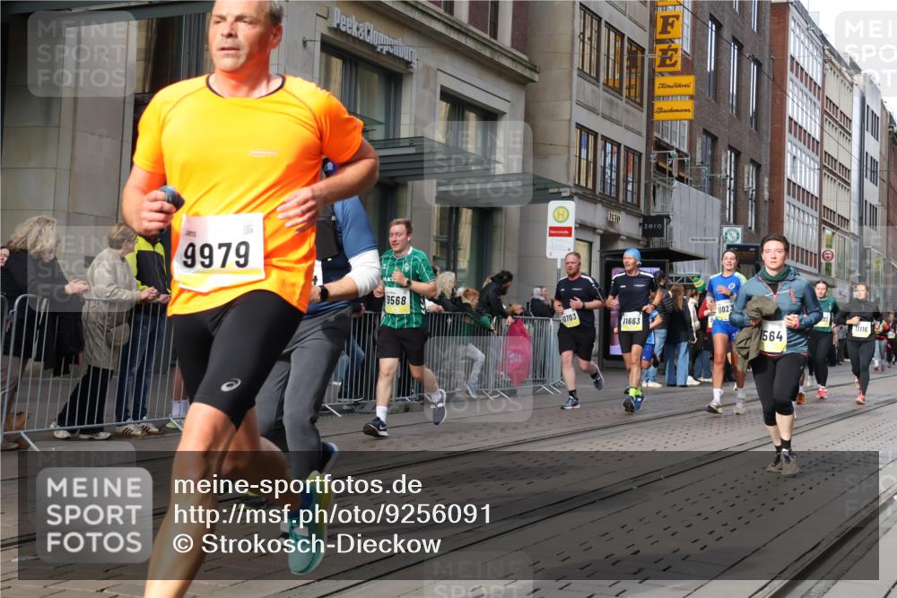 05.10.2025 - 20. swb-Marathon Bremen Strokosch-Dieckow http://msf.ph/oto/9256091 05.10.2025 10:57:37 Ziel 9221, 9568, 9576, 9582, 9634, 9719, 9872, 9979, 10127, 10219, 10341, 10377, 10395, 10459, 10577, 10620, 10651, 10703, 10793, 10834, 10890, 10975, 11023, 11058, 11116, 11301, 11457, 11469, 11564, 11575, 11601, 11663, 11731, 11744, 9221, 9568, 9576, 9582, 9634, 9719, 9872, 9979, 10127, 10219, 10341, 10377, 10395, 10459, 10577, 10620, 10651, 10703, 10793, 10834, 10890, 10975, 11023, 11058, 11601, 11663 meine-sportfotos.de