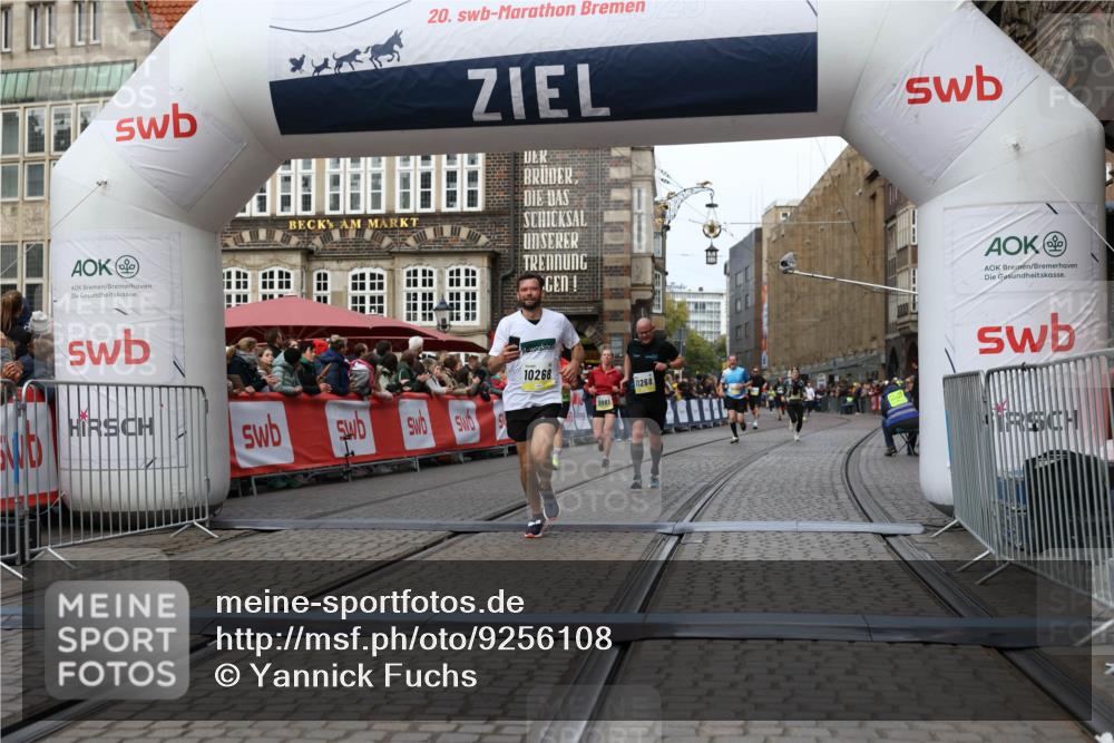 05.10.2025 - 20. swb-Marathon Bremen Yannick Fuchs http://msf.ph/oto/9256108 05.10.2025 10:46:44 Ziel 9009, 9207, 9366, 9961, 10268, 11268 meine-sportfotos.de