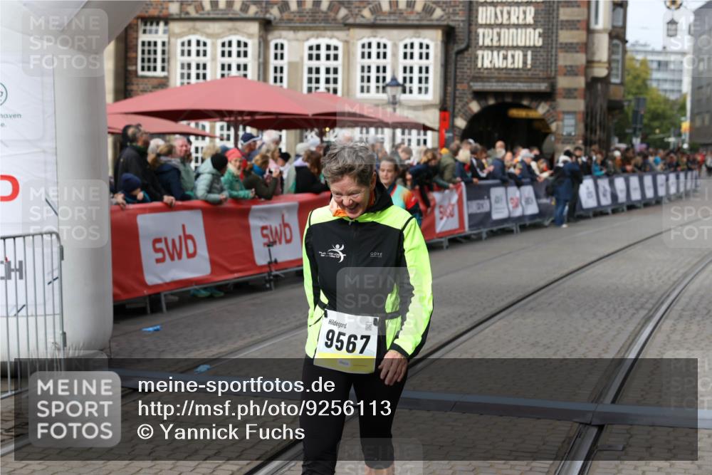 05.10.2025 - 20. swb-Marathon Bremen Yannick Fuchs http://msf.ph/oto/9256113 05.10.2025 11:15:48 Ziel 9567, 11440 meine-sportfotos.de