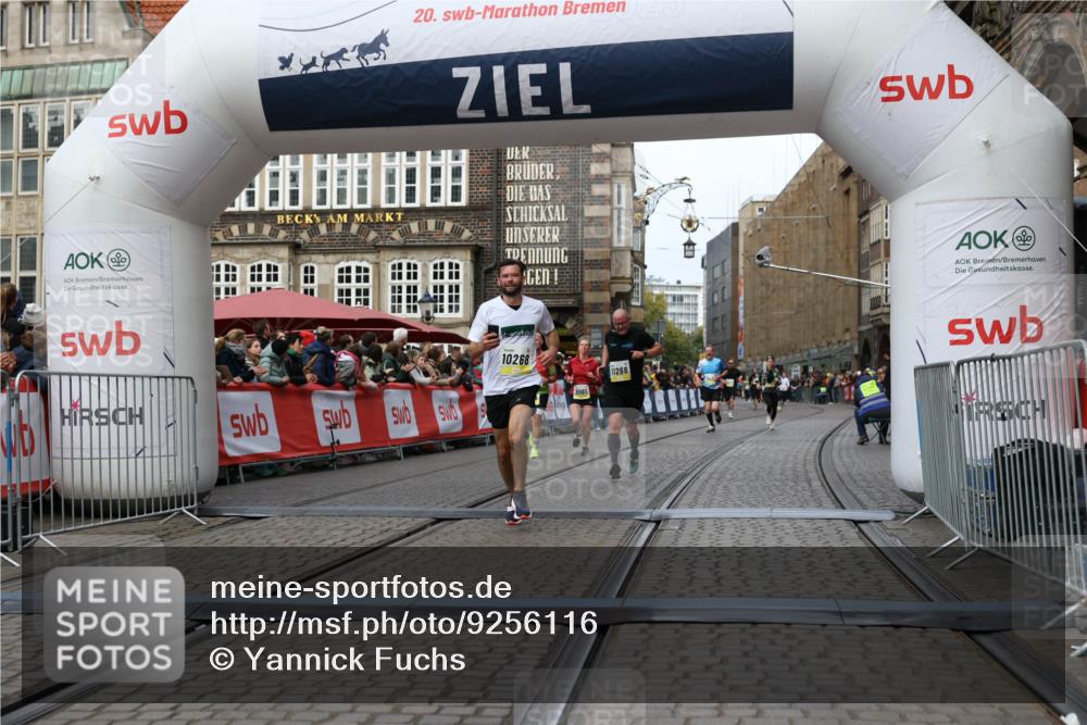05.10.2025 - 20. swb-Marathon Bremen Yannick Fuchs http://msf.ph/oto/9256116 05.10.2025 10:46:44 Ziel 9009, 9207, 9366, 9961, 10268, 11268 meine-sportfotos.de