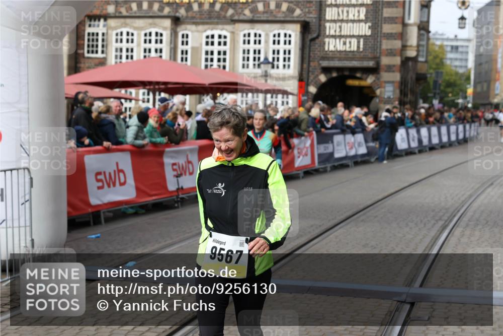 05.10.2025 - 20. swb-Marathon Bremen Yannick Fuchs http://msf.ph/oto/9256130 05.10.2025 11:15:48 Ziel 9567, 11440 meine-sportfotos.de