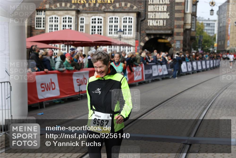 05.10.2025 - 20. swb-Marathon Bremen Yannick Fuchs http://msf.ph/oto/9256140 05.10.2025 11:15:48 Ziel 9567, 11440 meine-sportfotos.de