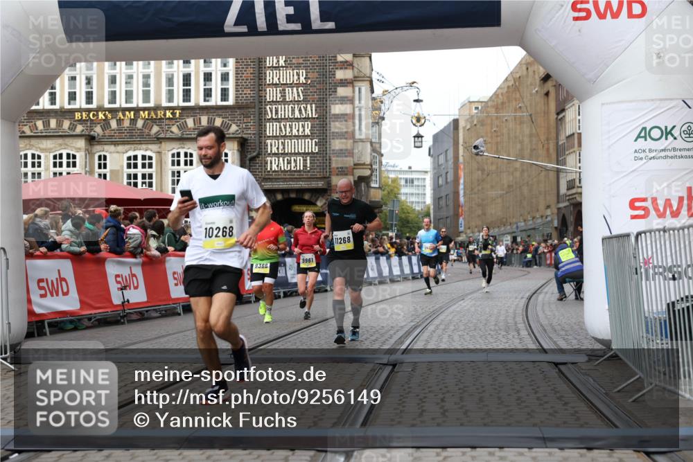 05.10.2025 - 20. swb-Marathon Bremen Yannick Fuchs http://msf.ph/oto/9256149 05.10.2025 10:46:45 Ziel 9009, 9207, 9366, 9961, 10268, 11268 meine-sportfotos.de