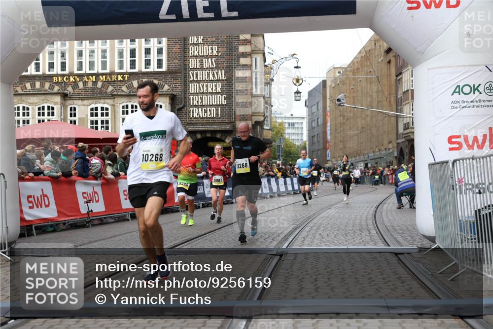 05.10.2025 - 20. swb-Marathon Bremen Yannick Fuchs http://msf.ph/oto/9256159 05.10.2025 10:46:45 Ziel 9009, 9207, 9366, 9961, 10268, 11268 meine-sportfotos.de