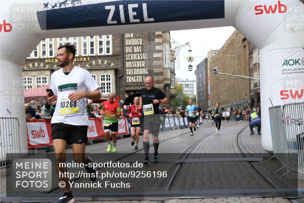05.10.2025 - 20. swb-Marathon Bremen Yannick Fuchs http://msf.ph/oto/9256196 05.10.2025 10:46:46 Ziel 9009, 9207, 9366, 9961, 10268, 10411, 11268, 11327 meine-sportfotos.de