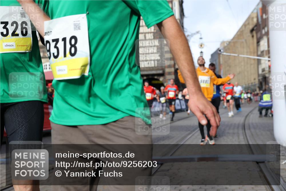 05.10.2025 - 20. swb-Marathon Bremen Yannick Fuchs http://msf.ph/oto/9256203 05.10.2025 10:55:24 Ziel 9176, 9201, 9318, 9654, 9881, 9933, 10003, 10034, 10116, 10326, 11042, 11140 meine-sportfotos.de