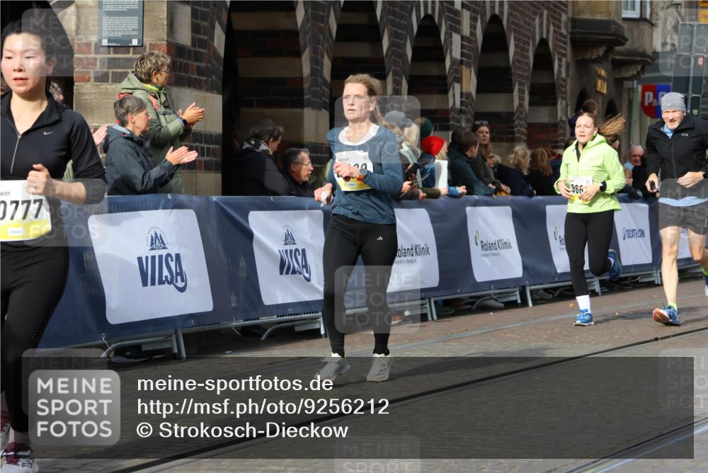 05.10.2025 - 20. swb-Marathon Bremen Strokosch-Dieckow http://msf.ph/oto/9256212 05.10.2025 11:03:02 Ziel 9229, 9300, 9593, 9661, 9662, 9893, 10185, 10777, 10876, 10996, 11376, 11682 meine-sportfotos.de