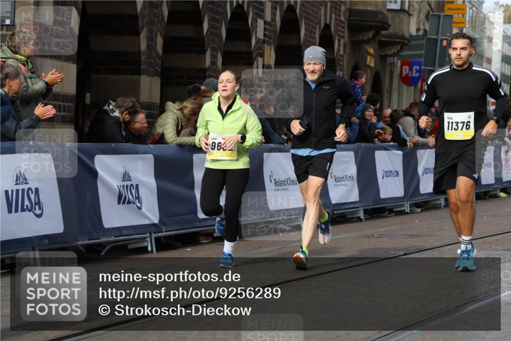 05.10.2025 - 20. swb-Marathon Bremen Strokosch-Dieckow http://msf.ph/oto/9256289 05.10.2025 11:03:03 Ziel 9229, 9300, 9593, 9661, 9662, 9893, 10185, 10777, 10876, 10996, 11376, 11682 meine-sportfotos.de