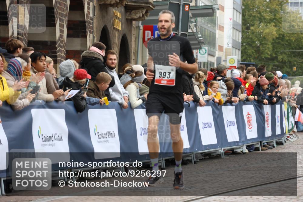 05.10.2025 - 20. swb-Marathon Bremen Strokosch-Dieckow http://msf.ph/oto/9256297 05.10.2025 12:54:09 Ziel 993, 9082 meine-sportfotos.de