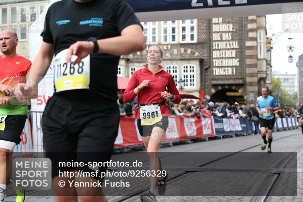 05.10.2025 - 20. swb-Marathon Bremen Yannick Fuchs http://msf.ph/oto/9256329 05.10.2025 10:46:48 Ziel 9009, 9366, 9961, 10268, 10411, 11268, 11327 meine-sportfotos.de