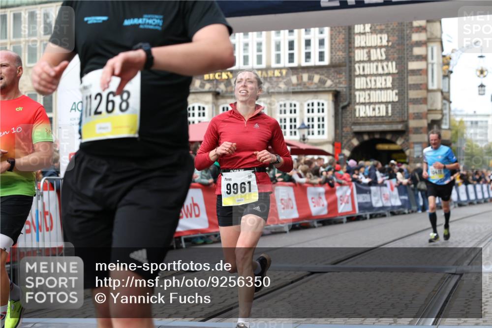 05.10.2025 - 20. swb-Marathon Bremen Yannick Fuchs http://msf.ph/oto/9256350 05.10.2025 10:46:48 Ziel 9009, 9366, 9961, 10268, 10411, 11268, 11327 meine-sportfotos.de