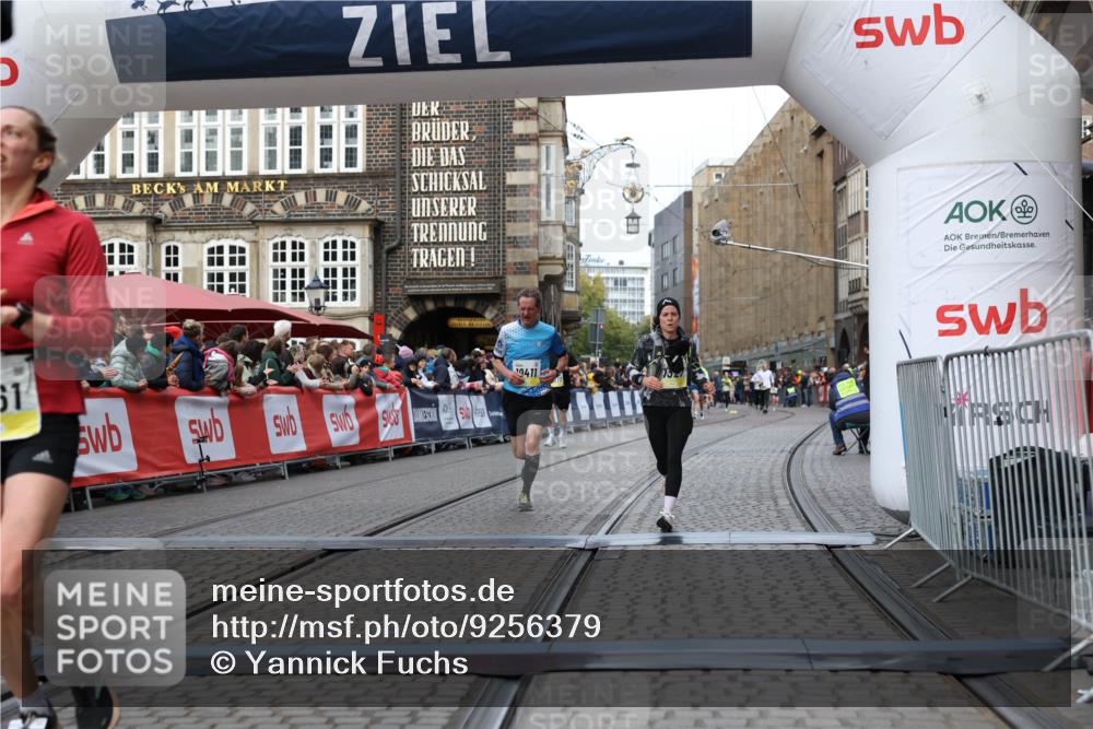 05.10.2025 - 20. swb-Marathon Bremen Yannick Fuchs http://msf.ph/oto/9256379 05.10.2025 10:46:49 Ziel 9366, 9961, 10268, 10411, 11268, 11327 meine-sportfotos.de