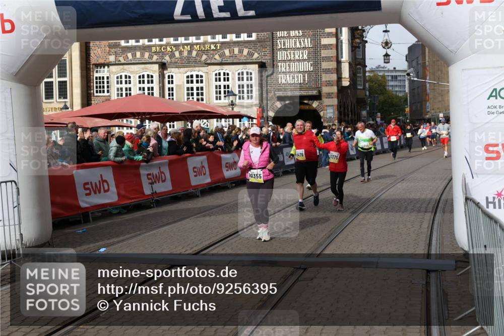 05.10.2025 - 20. swb-Marathon Bremen Yannick Fuchs http://msf.ph/oto/9256395 05.10.2025 11:16:04 Ziel 8476, 10355, 11375 meine-sportfotos.de