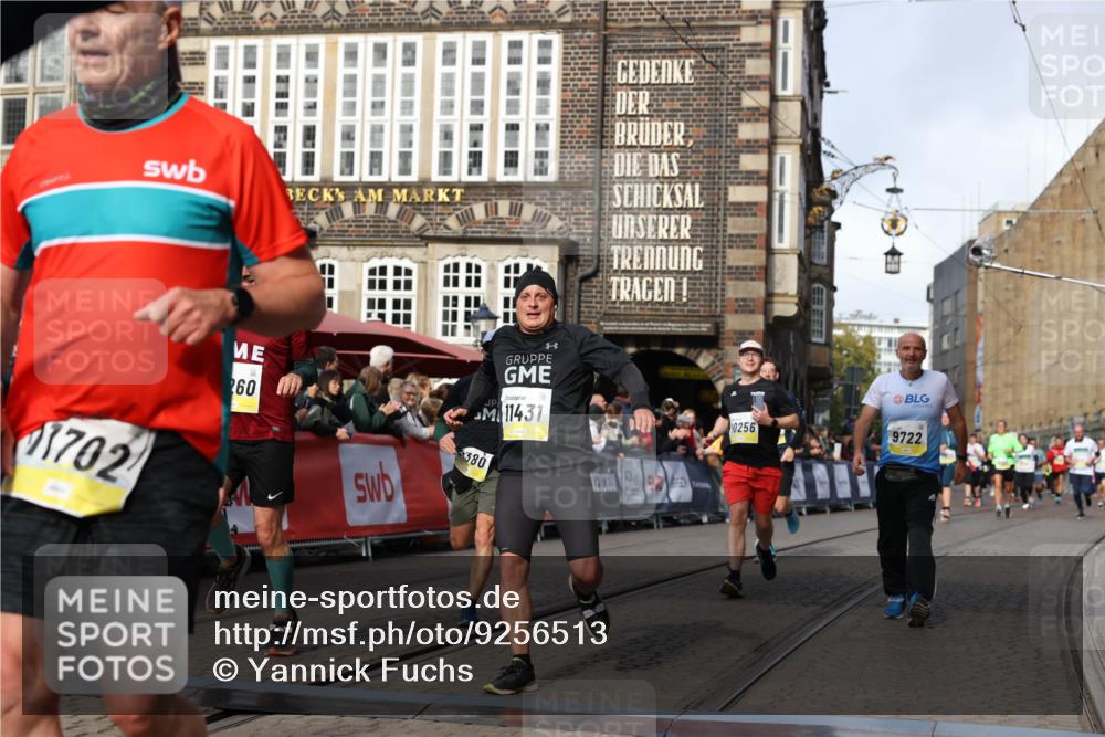05.10.2025 - 20. swb-Marathon Bremen Yannick Fuchs http://msf.ph/oto/9256513 05.10.2025 10:55:30 Ziel 9201, 9350, 9514, 9654, 9722, 9881, 9902, 9933, 10116, 10256, 10260, 10970, 11042, 11115, 11380, 11431, 11702 meine-sportfotos.de