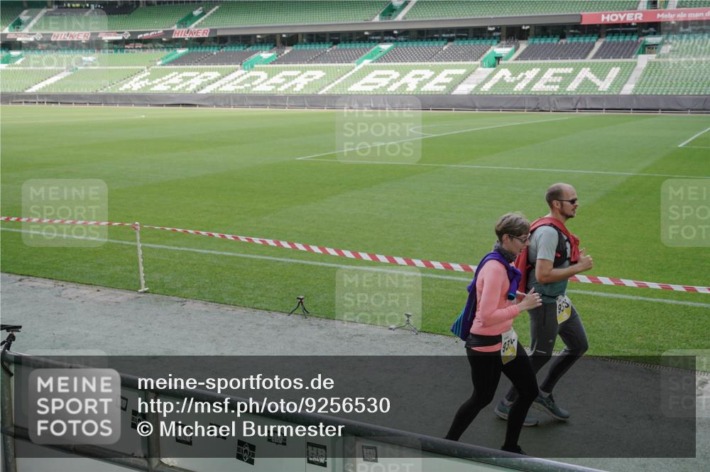 05.10.2025 - 20. swb-Marathon Bremen Michael Burmester http://msf.ph/oto/9256530 05.10.2025 10:44:14 Laufen im Stadion 7007, 8844, 9011, 9012, 9273, 9303, 9373, 9374, 9380, 9386, 9453, 9470, 9479, 9572, 9667, 9724, 9819, 9895, 9911, 9984, 10036, 10040, 10273, 10280, 10288, 10320, 10355, 10364, 10440, 10441, 10442, 10448, 10491, 10540, 10552, 10574, 10665, 10705, 10707, 10831, 10839, 10984, 11027, 11072, 11088, 11135, 11191, 11204, 11252, 11318, 11345, 11381, 11385, 11388, 11448, 11539, 11544, 11548, 11560, 11568, 11635, 9561, 9848, 9867, 10183, 10315, 10399, 10435, 10512 meine-sportfotos.de