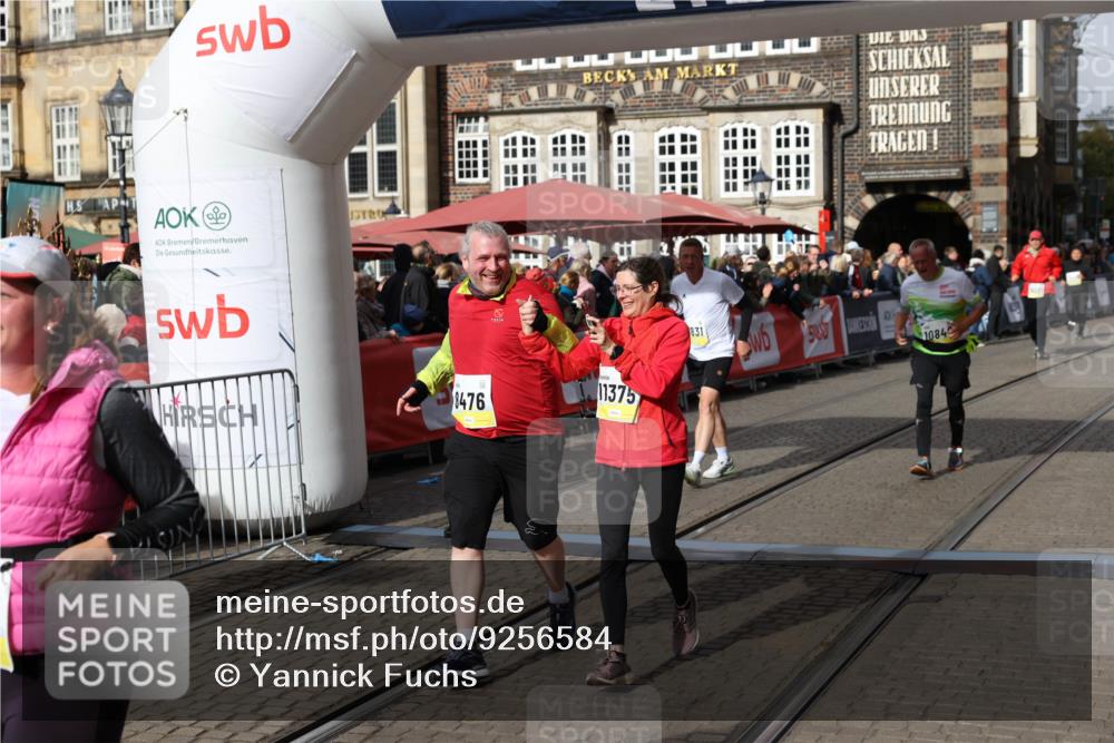 05.10.2025 - 20. swb-Marathon Bremen Yannick Fuchs http://msf.ph/oto/9256584 05.10.2025 11:16:08 Ziel 8476, 10355, 10831, 10846, 11375 meine-sportfotos.de