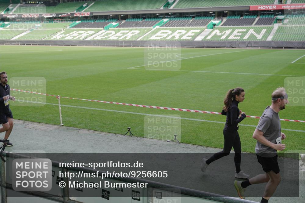 05.10.2025 - 20. swb-Marathon Bremen Michael Burmester http://msf.ph/oto/9256605 05.10.2025 10:44:19 Laufen im Stadion 7007, 8844, 9011, 9012, 9273, 9303, 9373, 9374, 9386, 9453, 9470, 9479, 9572, 9631, 9667, 9724, 9819, 9895, 9911, 9984, 10036, 10040, 10273, 10280, 10320, 10355, 10364, 10440, 10441, 10442, 10448, 10540, 10574, 10665, 10705, 10707, 10831, 10839, 10984, 11027, 11072, 11088, 11135, 11191, 11204, 11252, 11293, 11318, 11345, 11381, 11385, 11388, 11448, 11539, 11544, 11548, 11560, 11568, 11635, 9380, 9561, 9895, 10183, 10288, 10399, 10435, 10512, 10552 meine-sportfotos.de