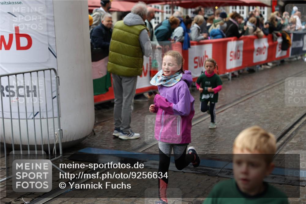 05.10.2025 - 20. swb-Marathon Bremen Yannick Fuchs http://msf.ph/oto/9256634 05.10.2025 15:22:49 Ziel 1544 meine-sportfotos.de
