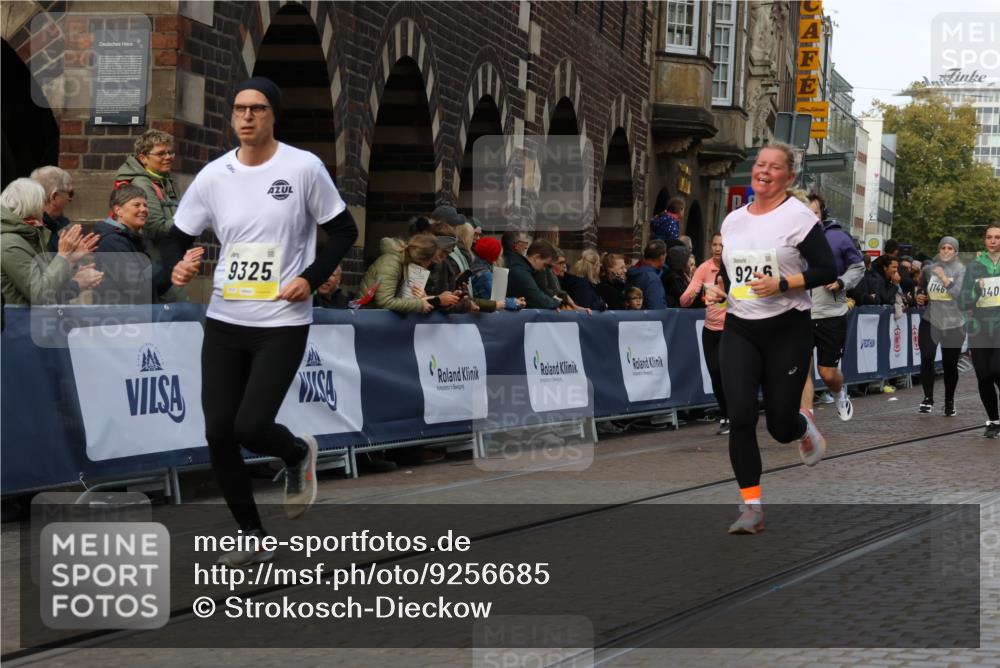 05.10.2025 - 20. swb-Marathon Bremen Strokosch-Dieckow http://msf.ph/oto/9256685 05.10.2025 11:03:18 Ziel 7776, 9224, 9225, 9246, 9325, 10142, 10405, 10446, 10963, 10995, 11103, 11124, 11236, 11390, 11467, 11502, 11508, 11509 meine-sportfotos.de