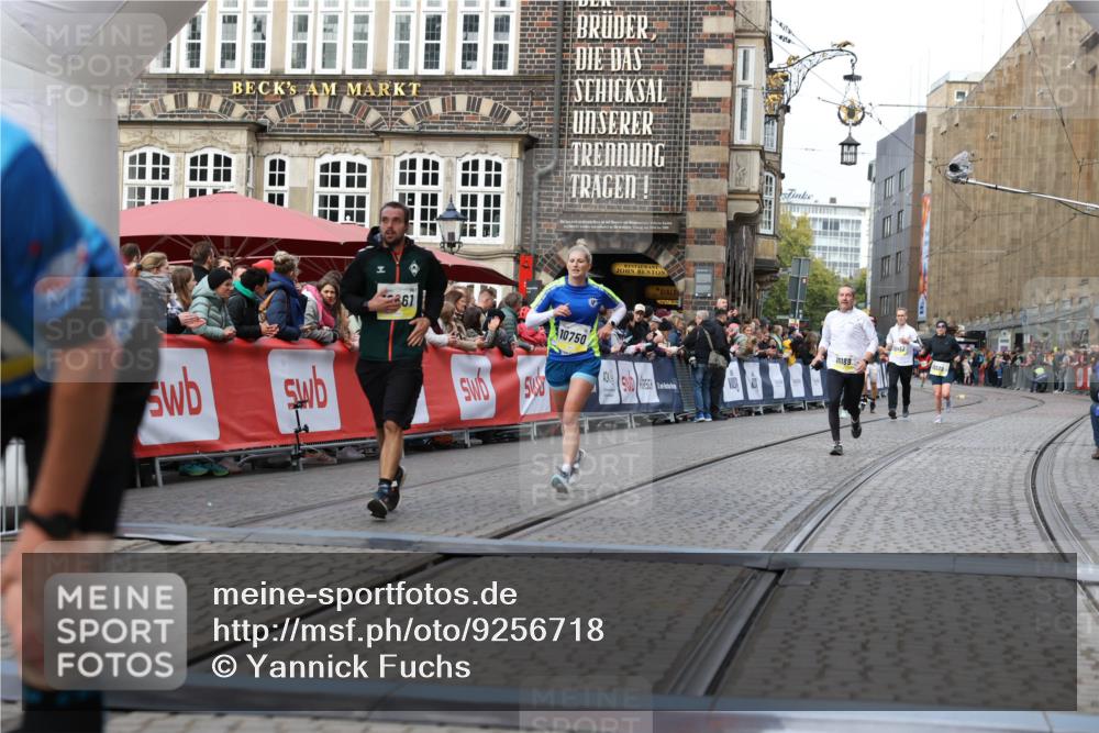 05.10.2025 - 20. swb-Marathon Bremen Yannick Fuchs http://msf.ph/oto/9256718 05.10.2025 10:46:59 Ziel 10277, 10661, 10750, 11189 meine-sportfotos.de