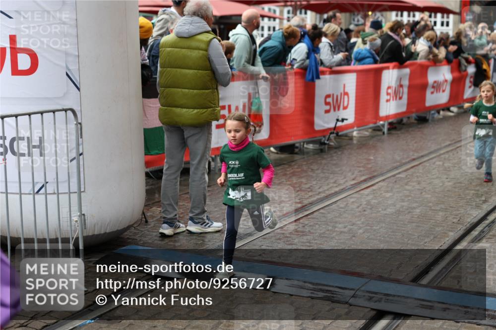 05.10.2025 - 20. swb-Marathon Bremen Yannick Fuchs http://msf.ph/oto/9256727 05.10.2025 15:22:50 Ziel 1544 meine-sportfotos.de