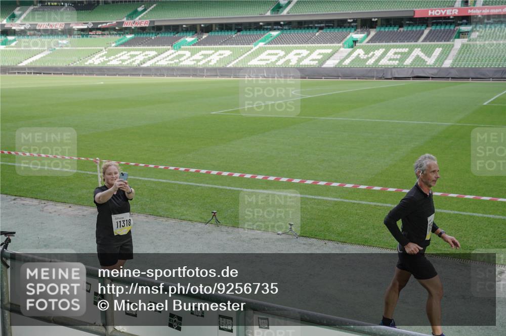 05.10.2025 - 20. swb-Marathon Bremen Michael Burmester http://msf.ph/oto/9256735 05.10.2025 10:44:26 Laufen im Stadion 7007, 8844, 9011, 9012, 9273, 9303, 9373, 9374, 9386, 9453, 9470, 9479, 9567, 9572, 9631, 9667, 9724, 9819, 9899, 10036, 10040, 10273, 10280, 10355, 10364, 10440, 10441, 10442, 10448, 10540, 10574, 10665, 10705, 10707, 10831, 10839, 10984, 11027, 11060, 11072, 11088, 11135, 11191, 11204, 11252, 11293, 11318, 11381, 11385, 11388, 11448, 11539, 11544, 11548, 11557, 11560, 11568, 11635, 9273, 9380, 9561, 9819, 9895, 9911, 9984, 10288, 10320, 10435, 10512, 10552 meine-sportfotos.de