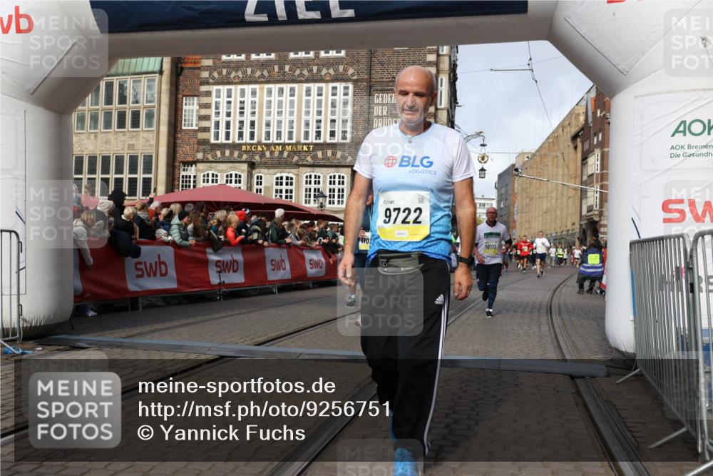 05.10.2025 - 20. swb-Marathon Bremen Yannick Fuchs http://msf.ph/oto/9256751 05.10.2025 10:55:36 Ziel 9722, 9856, 9902, 10111, 10256, 10260, 10745, 11025, 11197, 11380, 11431 meine-sportfotos.de