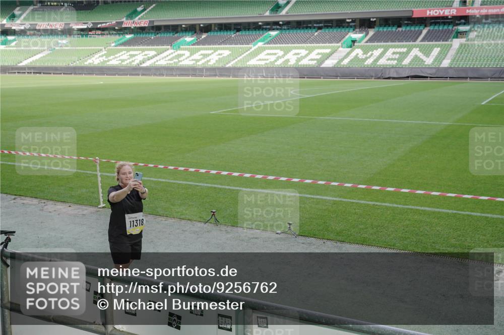 05.10.2025 - 20. swb-Marathon Bremen Michael Burmester http://msf.ph/oto/9256762 05.10.2025 10:44:26 Laufen im Stadion 7007, 8844, 9011, 9012, 9273, 9303, 9373, 9374, 9386, 9453, 9470, 9479, 9567, 9572, 9631, 9667, 9724, 9819, 9899, 10036, 10040, 10273, 10280, 10355, 10364, 10440, 10441, 10442, 10448, 10540, 10574, 10665, 10705, 10707, 10831, 10839, 10984, 11027, 11060, 11072, 11088, 11135, 11191, 11204, 11252, 11293, 11318, 11381, 11385, 11388, 11448, 11539, 11544, 11548, 11557, 11560, 11568, 11635, 9273, 9380, 9561, 9819, 9895, 9911, 9984, 10288, 10320, 10435, 10512, 10552 meine-sportfotos.de