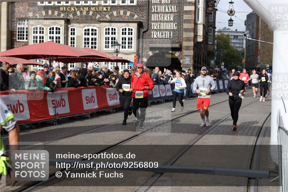 05.10.2025 - 20. swb-Marathon Bremen Yannick Fuchs http://msf.ph/oto/9256809 05.10.2025 11:16:12 Ziel 7109, 8476, 9640, 10220, 10635, 10831, 10846, 11331, 11375 meine-sportfotos.de