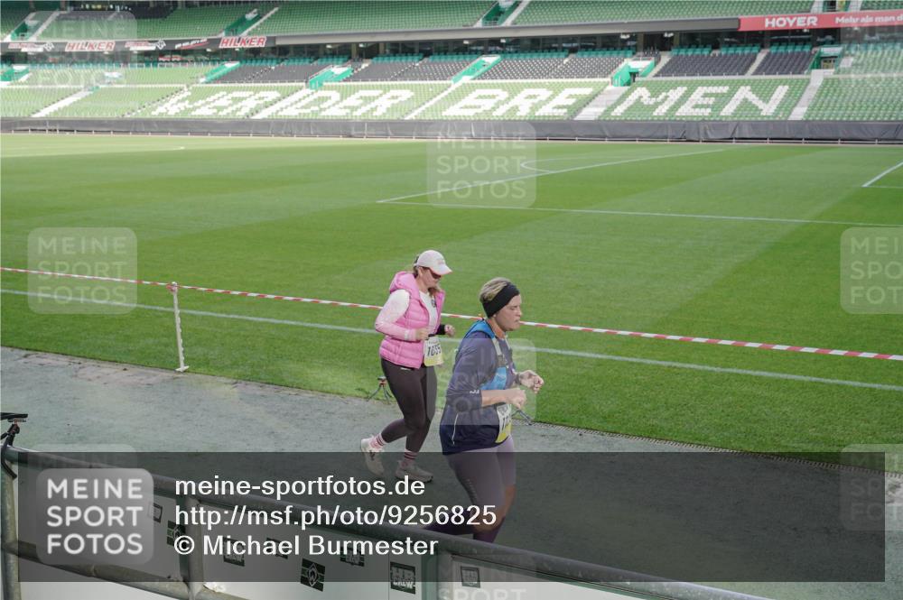 05.10.2025 - 20. swb-Marathon Bremen Michael Burmester http://msf.ph/oto/9256825 05.10.2025 10:44:35 Laufen im Stadion 7007, 8844, 9011, 9012, 9264, 9303, 9342, 9373, 9374, 9386, 9453, 9479, 9567, 9572, 9631, 9667, 9724, 9767, 9768, 9899, 9970, 10114, 10115, 10273, 10280, 10340, 10355, 10364, 10440, 10441, 10442, 10574, 10647, 10665, 10839, 10846, 10984, 11027, 11060, 11072, 11117, 11135, 11191, 11252, 11293, 11318, 11367, 11378, 11381, 11385, 11407, 11448, 11539, 11544, 11557, 11560, 11568, 11635, 9011, 9273, 9380, 9386, 9470, 9819, 9895, 9911, 9984, 10036, 10288, 10320, 10552 meine-sportfotos.de