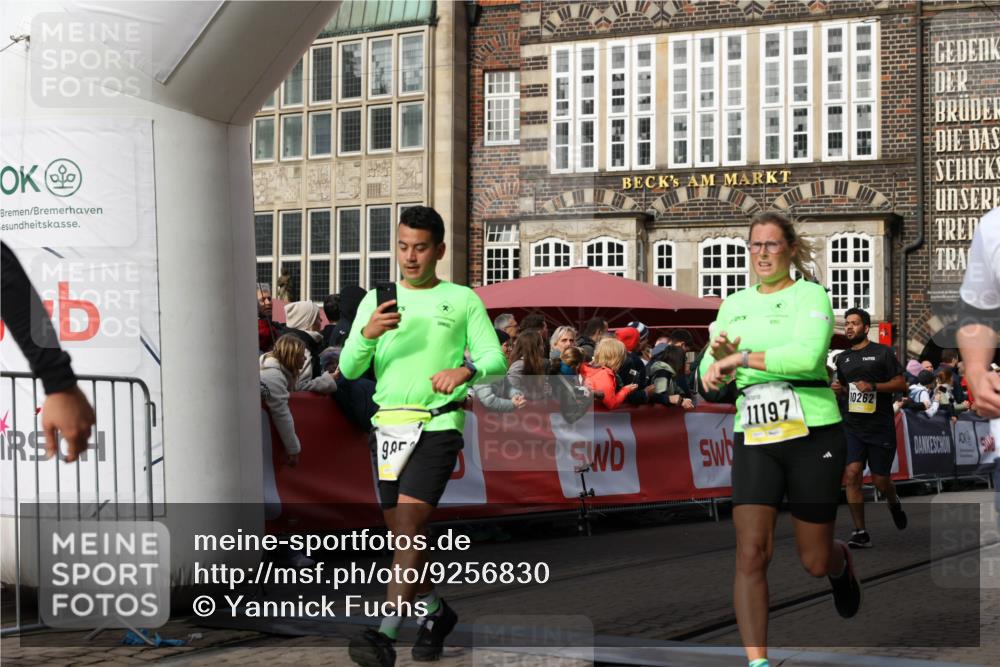 05.10.2025 - 20. swb-Marathon Bremen Yannick Fuchs http://msf.ph/oto/9256830 05.10.2025 10:55:38 Ziel 9722, 9856, 9902, 10111, 10256, 10262, 10745, 11025, 11197, 11380 meine-sportfotos.de