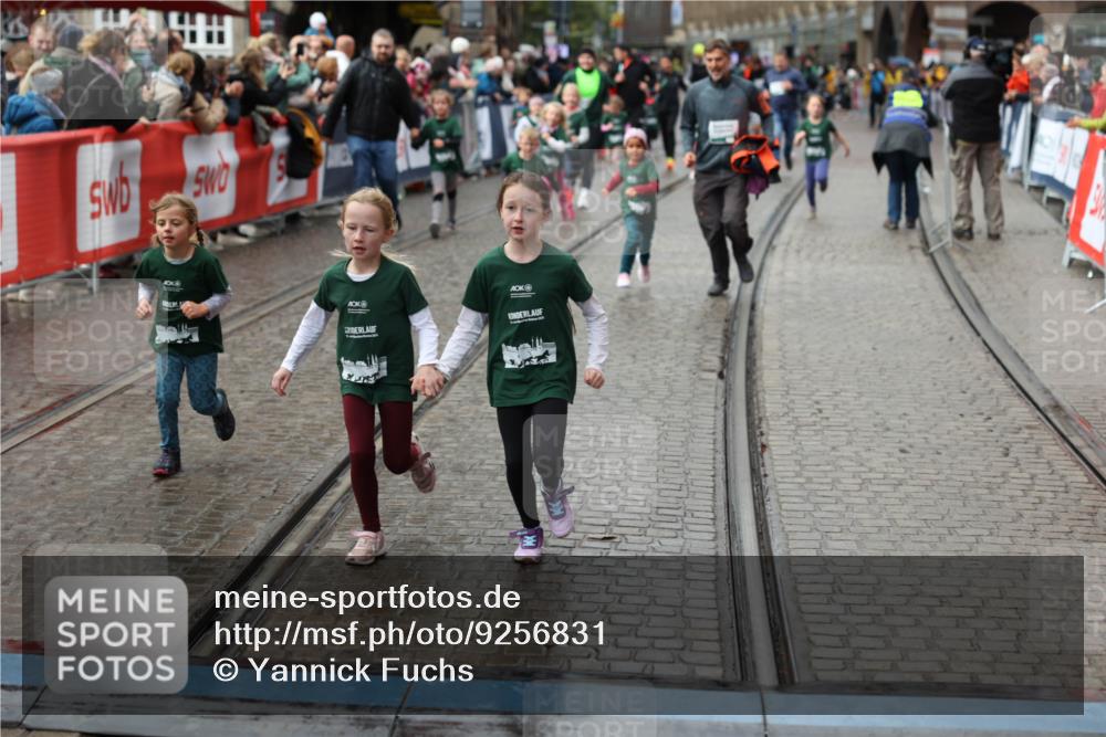 05.10.2025 - 20. swb-Marathon Bremen Yannick Fuchs http://msf.ph/oto/9256831 05.10.2025 15:22:50 Ziel 1544 meine-sportfotos.de