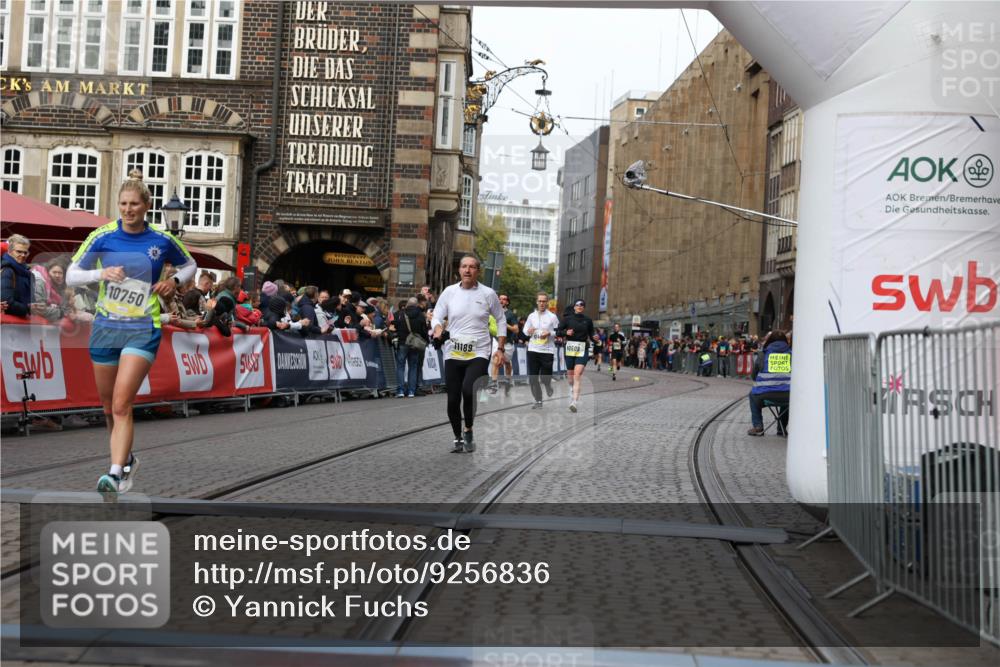 05.10.2025 - 20. swb-Marathon Bremen Yannick Fuchs http://msf.ph/oto/9256836 05.10.2025 10:47:00 Ziel 10277, 10661, 10750, 11189 meine-sportfotos.de