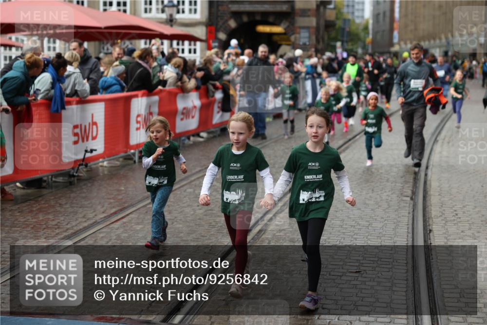 05.10.2025 - 20. swb-Marathon Bremen Yannick Fuchs http://msf.ph/oto/9256842 05.10.2025 15:22:51 Ziel 1544 meine-sportfotos.de