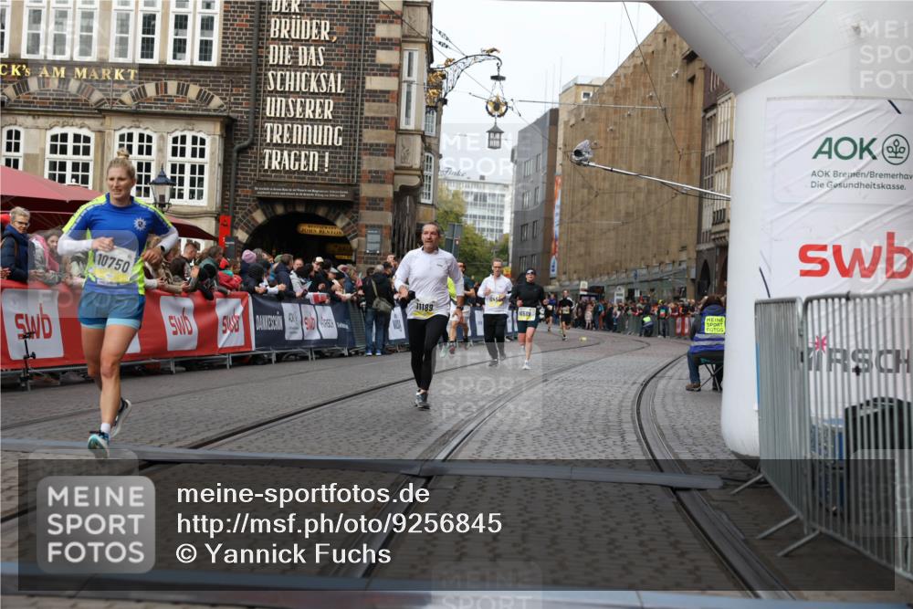05.10.2025 - 20. swb-Marathon Bremen Yannick Fuchs http://msf.ph/oto/9256845 05.10.2025 10:47:00 Ziel 10277, 10661, 10750, 11189 meine-sportfotos.de