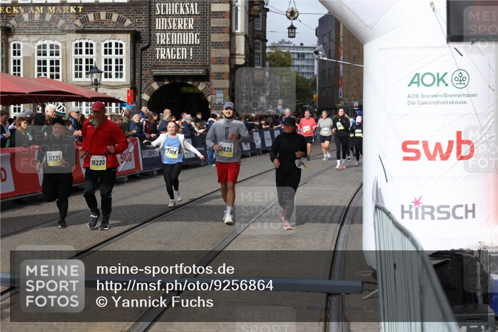 05.10.2025 - 20. swb-Marathon Bremen Yannick Fuchs http://msf.ph/oto/9256864 05.10.2025 11:16:13 Ziel 7109, 8476, 9640, 10220, 10635, 10831, 10846, 11331, 11375 meine-sportfotos.de