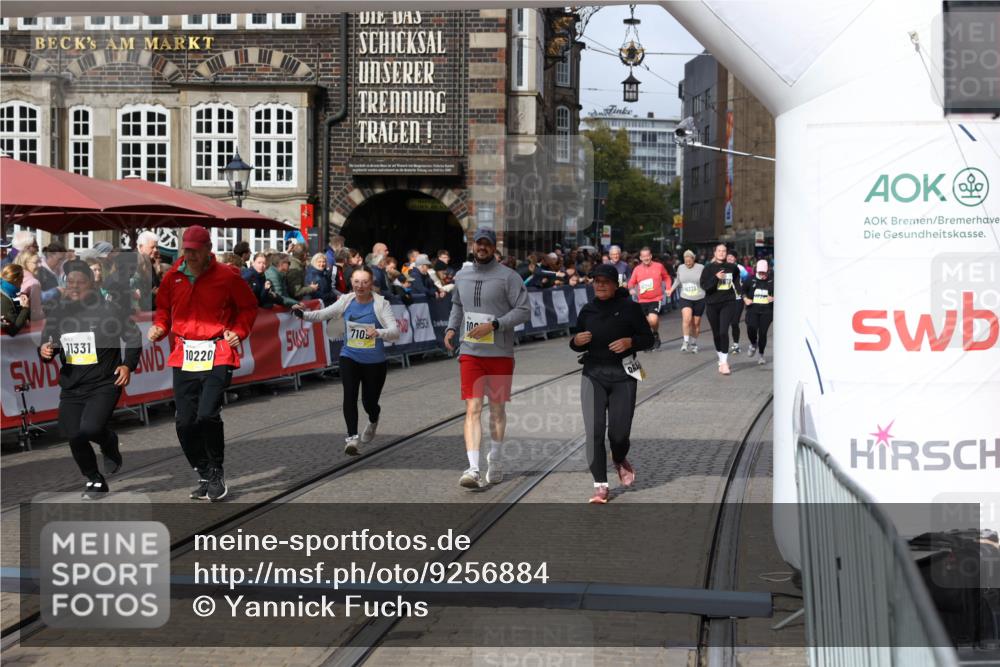 05.10.2025 - 20. swb-Marathon Bremen Yannick Fuchs http://msf.ph/oto/9256884 05.10.2025 11:16:13 Ziel 7109, 8476, 9640, 10220, 10635, 10831, 10846, 11331, 11375 meine-sportfotos.de