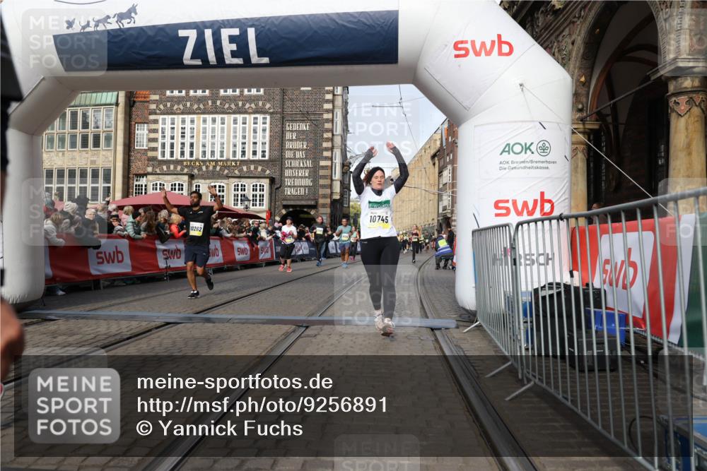 05.10.2025 - 20. swb-Marathon Bremen Yannick Fuchs http://msf.ph/oto/9256891 05.10.2025 10:55:39 Ziel 9492, 9722, 9856, 9902, 10111, 10256, 10262, 10745, 10757, 11025, 11197 meine-sportfotos.de
