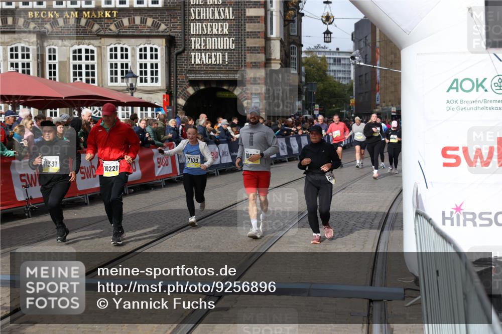 05.10.2025 - 20. swb-Marathon Bremen Yannick Fuchs http://msf.ph/oto/9256896 05.10.2025 11:16:13 Ziel 7109, 8476, 9640, 10220, 10635, 10831, 10846, 11331, 11375 meine-sportfotos.de