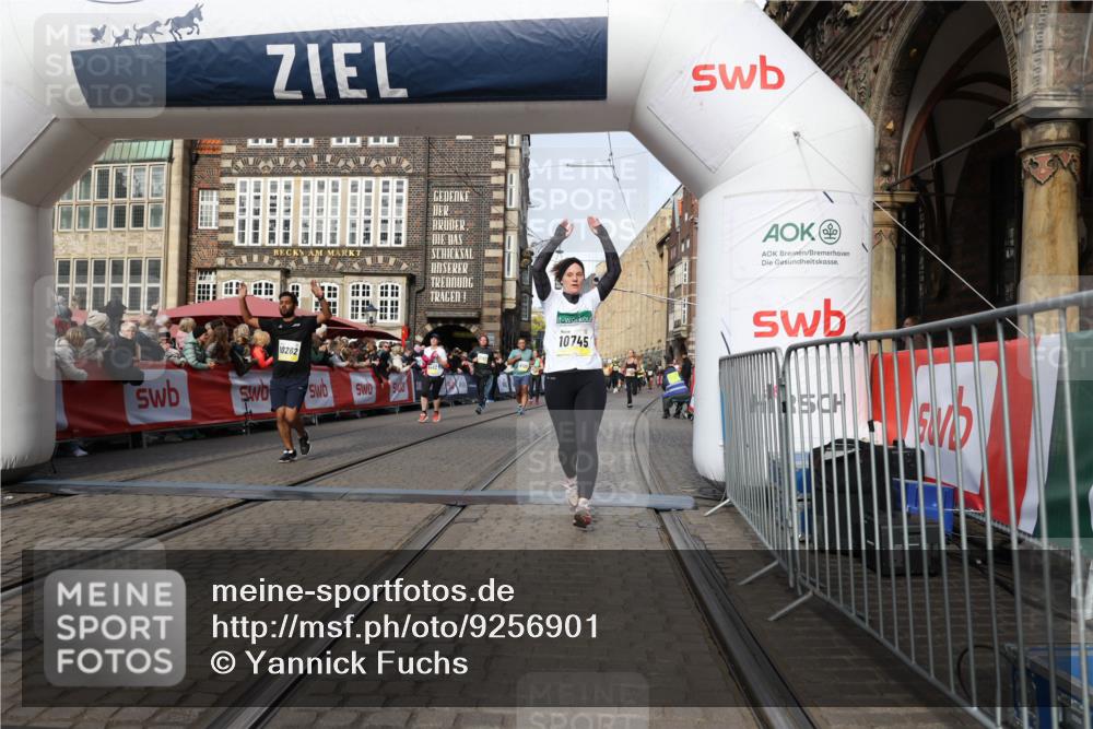 05.10.2025 - 20. swb-Marathon Bremen Yannick Fuchs http://msf.ph/oto/9256901 05.10.2025 10:55:39 Ziel 9492, 9722, 9856, 9902, 10111, 10256, 10262, 10745, 10757, 11025, 11197 meine-sportfotos.de