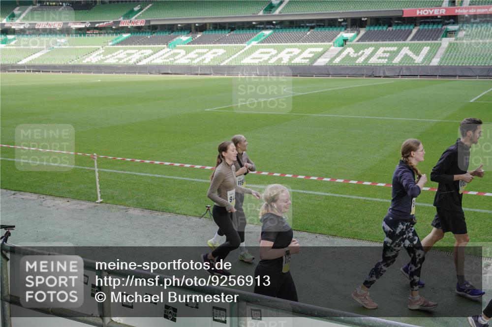 05.10.2025 - 20. swb-Marathon Bremen Michael Burmester http://msf.ph/oto/9256913 05.10.2025 10:44:39 Laufen im Stadion 7007, 8844, 9012, 9264, 9303, 9342, 9373, 9374, 9453, 9479, 9567, 9572, 9631, 9667, 9724, 9767, 9768, 9899, 9948, 9970, 10114, 10115, 10190, 10273, 10339, 10340, 10355, 10364, 10379, 10440, 10441, 10442, 10647, 10665, 10839, 10846, 10984, 11060, 11072, 11117, 11118, 11135, 11252, 11293, 11318, 11367, 11378, 11381, 11385, 11407, 11448, 11539, 11544, 11557, 11560, 11568, 11635, 9011, 9273, 9386, 9470, 9819, 9895, 9911, 9984, 10036, 10320 meine-sportfotos.de