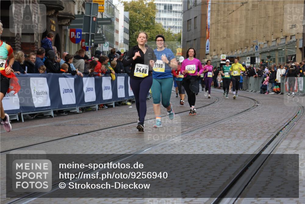 05.10.2025 - 20. swb-Marathon Bremen Strokosch-Dieckow http://msf.ph/oto/9256940 05.10.2025 11:03:30 Ziel 7199, 9308, 9486, 9498, 9850, 9940, 10213, 11150, 11522 meine-sportfotos.de