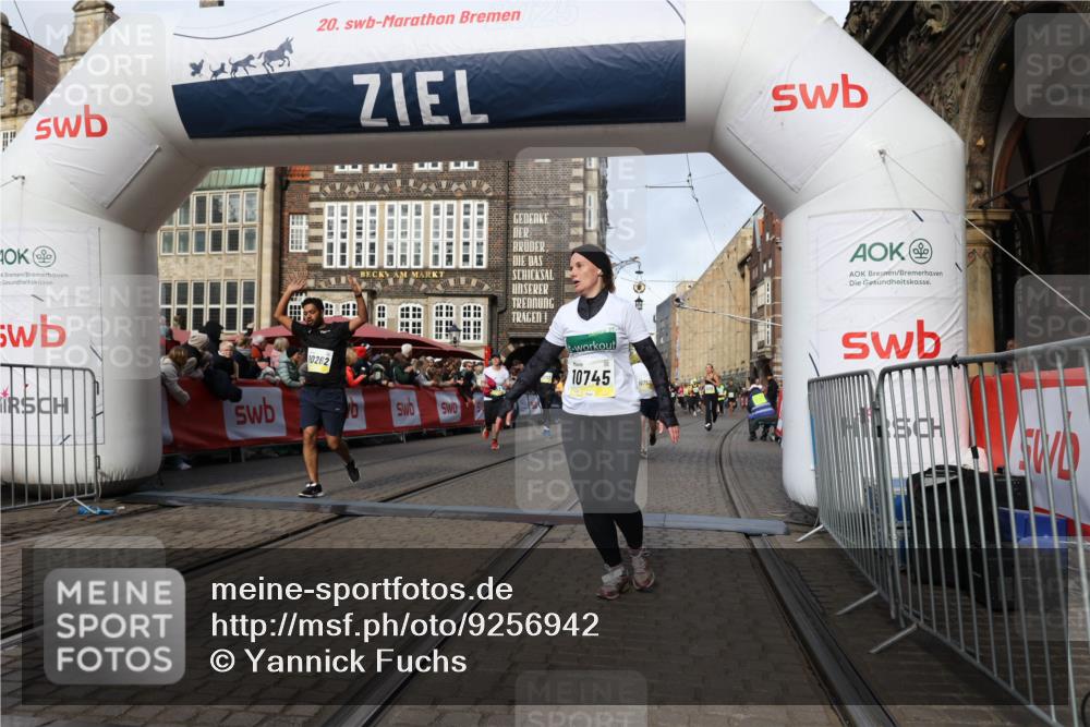 05.10.2025 - 20. swb-Marathon Bremen Yannick Fuchs http://msf.ph/oto/9256942 05.10.2025 10:55:40 Ziel 9492, 9720, 9722, 9856, 9902, 10107, 10111, 10195, 10262, 10745, 10757, 11025, 11197 meine-sportfotos.de