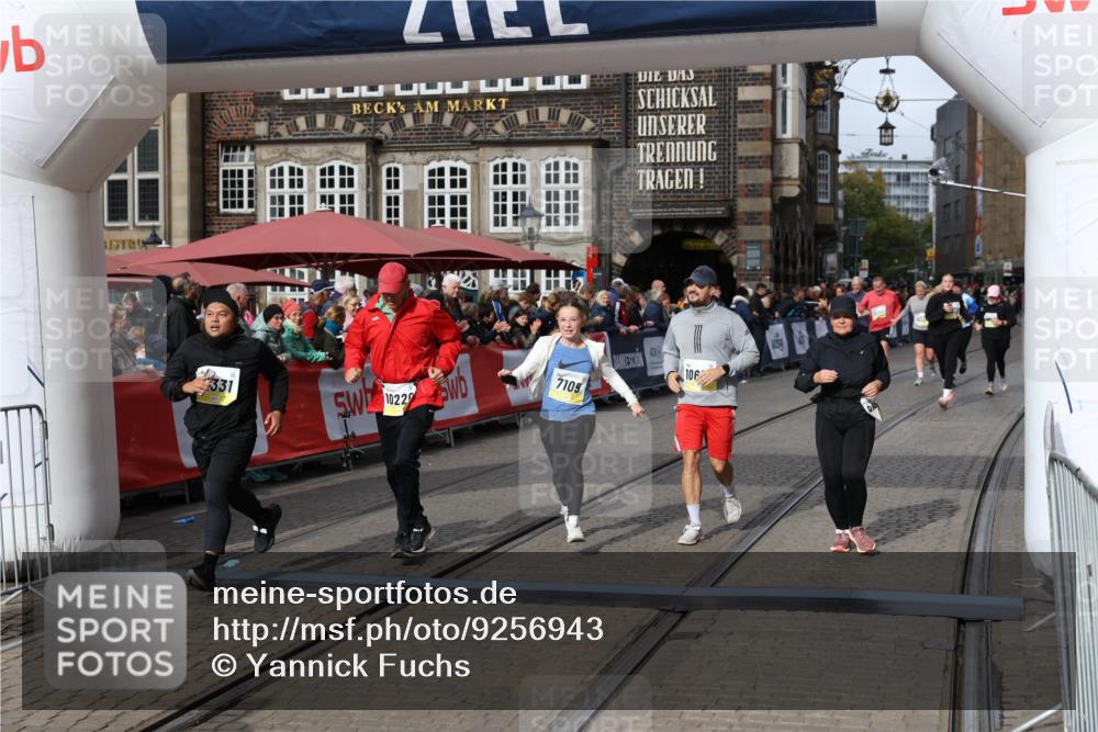 05.10.2025 - 20. swb-Marathon Bremen Yannick Fuchs http://msf.ph/oto/9256943 05.10.2025 11:16:14 Ziel 7109, 9640, 10220, 10635, 10831, 10846, 11331 meine-sportfotos.de