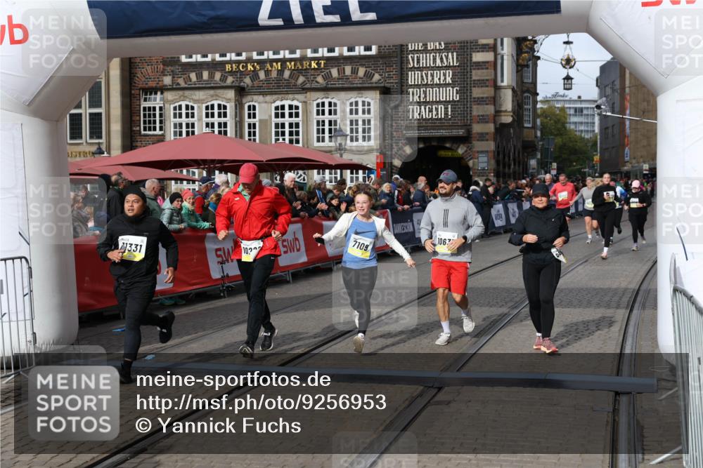 05.10.2025 - 20. swb-Marathon Bremen Yannick Fuchs http://msf.ph/oto/9256953 05.10.2025 11:16:14 Ziel 7109, 9640, 10220, 10635, 10831, 10846, 11331 meine-sportfotos.de