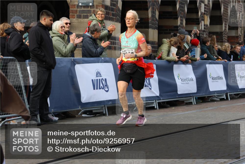 05.10.2025 - 20. swb-Marathon Bremen Strokosch-Dieckow http://msf.ph/oto/9256957 05.10.2025 11:03:31 Ziel 7199, 9486, 9498, 9850, 9940, 10213, 11150, 11522 meine-sportfotos.de