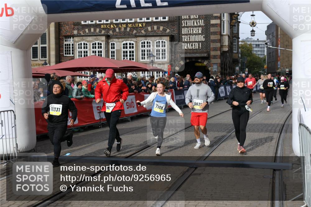05.10.2025 - 20. swb-Marathon Bremen Yannick Fuchs http://msf.ph/oto/9256965 05.10.2025 11:16:14 Ziel 7109, 9640, 10220, 10635, 10831, 10846, 11331 meine-sportfotos.de