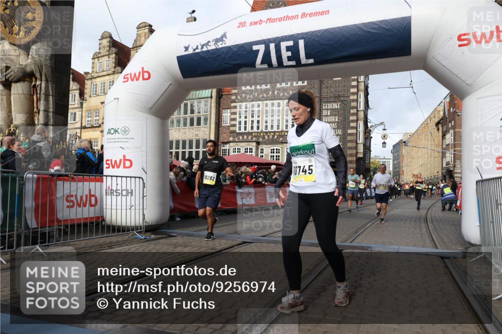05.10.2025 - 20. swb-Marathon Bremen Yannick Fuchs http://msf.ph/oto/9256974 05.10.2025 10:55:41 Ziel 9492, 9720, 9856, 10107, 10111, 10195, 10262, 10745, 10757, 11025, 11197 meine-sportfotos.de