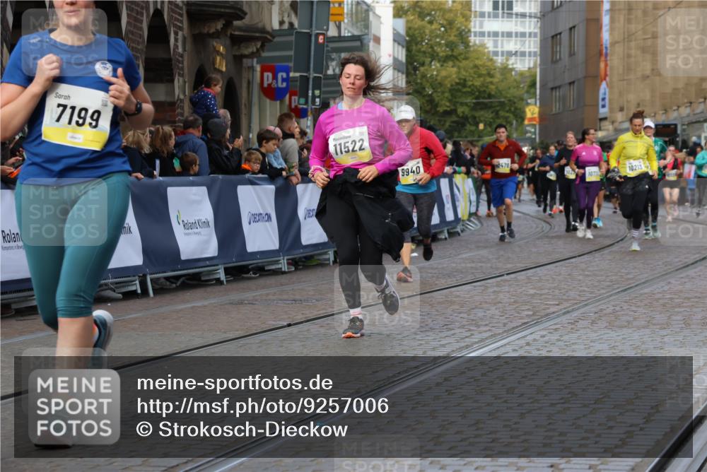 05.10.2025 - 20. swb-Marathon Bremen Strokosch-Dieckow http://msf.ph/oto/9257006 05.10.2025 11:03:33 Ziel 7199, 9486, 9498, 9850, 9940, 10213, 10478, 10711, 10713, 11522 meine-sportfotos.de